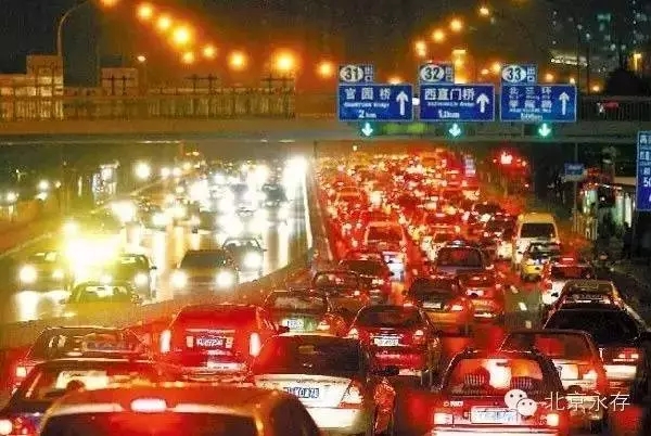 春節(jié)返京，首都各地陸續(xù)上演大片，有你的角色么？