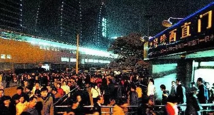 春節(jié)返京，首都各地陸續(xù)上演大片，有你的角色么？