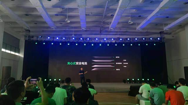 快充只看功率？OPPO發(fā)布多項“黑科技”，探索智慧新閃充